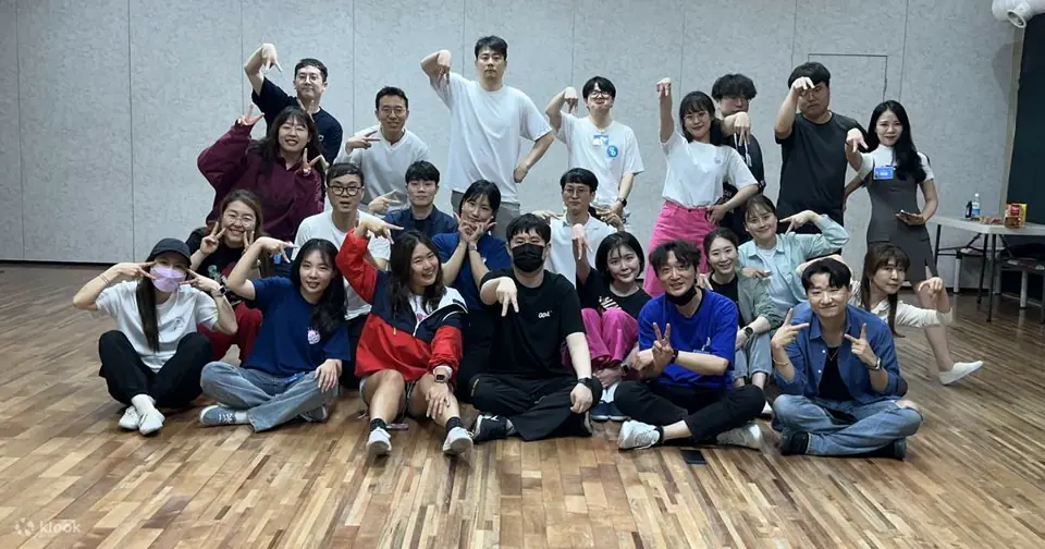 第一次上首爾 K-pop 舞蹈課，最怕的不是跟不上 縮圖